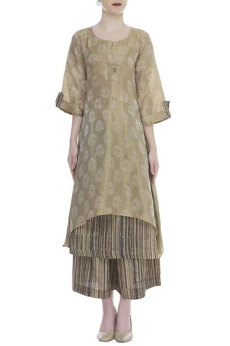 Itara_Gold Floral Kurta With Printed Inner And Pants_Online_at_Aza_Fashions