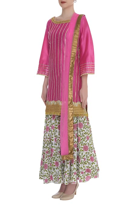 Kunwarani Ritu_White Cotton Boat Silk Kurta And Printed Sharara Set  _Online_at_Aza_Fashions