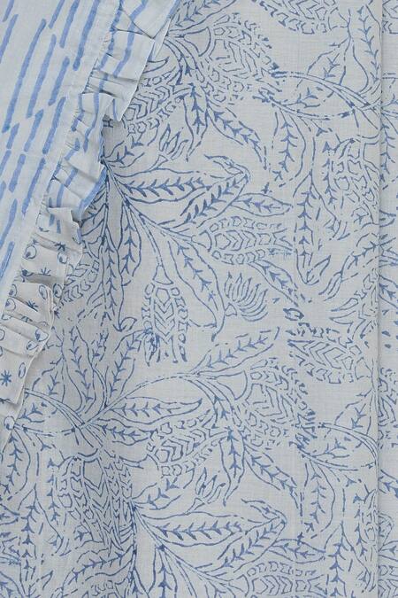 Shagun Manchanda Grey Cotton Mul Handwoven Saree at Aza Fashions Shagun Manchanda_Grey Cotton Mul Handwoven Saree _at_Aza_Fashions