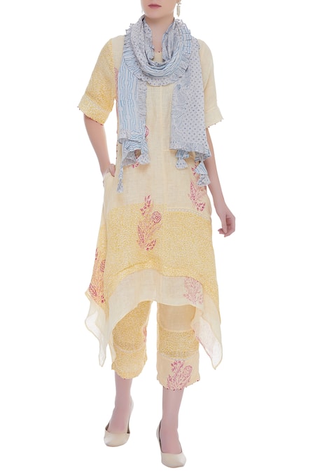 Shagun Manchanda Block printed frilly stole 