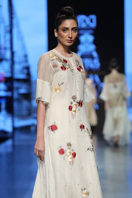 Prama By Pratima Pandey_White Embroidery Floral Kurta With Palazzo  _Online_at_Aza_Fashions
