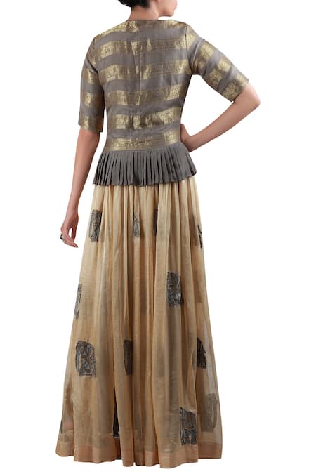 Latha Puttanna Embroidered blouse with lehenga 