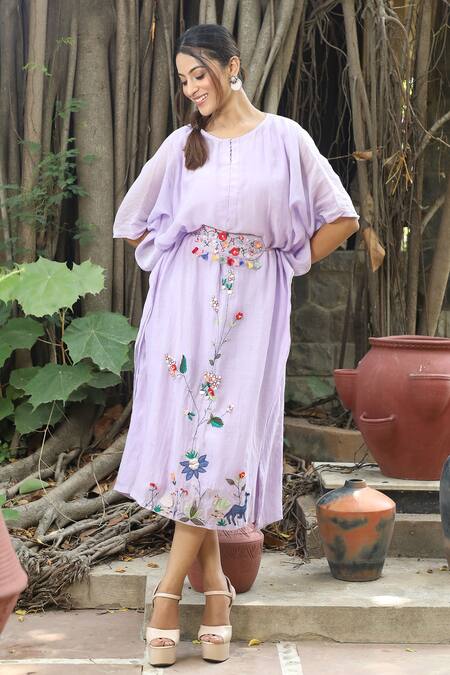 Desert Shine By Sulochana Jangir_Purple Chanderi Embroidery Round Neck Deer And Duck Kaftan_Online_at_Aza_Fashions