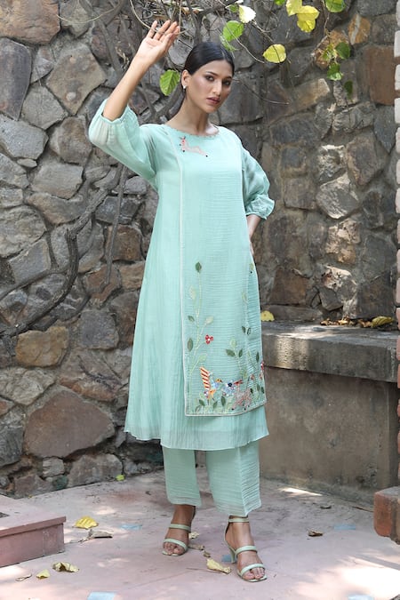 Desert Shine By Sulochana Jangir_Green Chanderi Embroidery, Patchwork Round Neck Kurta And Pant Set_at_Aza_Fashions