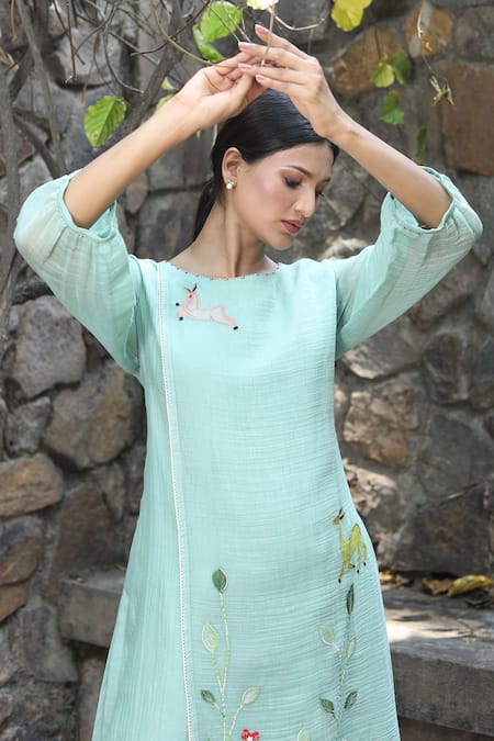 Shop_Desert Shine By Sulochana Jangir_Green Chanderi Embroidery, Patchwork Round Neck Kurta And Pant Set