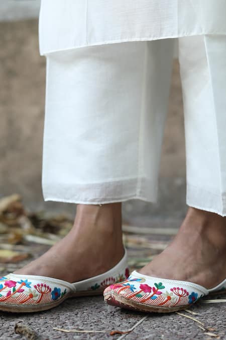 Shop_Desert Shine By Sulochana Jangir_White Chanderi Embroidery Round Neck Handwoven Kurta And Pant Set_Online_at_Aza_Fashions