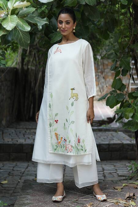 Buy_Desert Shine By Sulochana Jangir_White Chanderi Embroidery Round Neck Handwoven Kurta And Pant Set