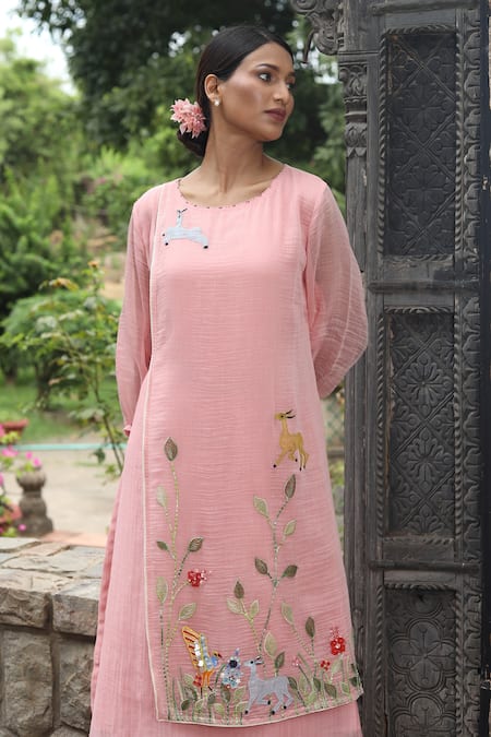 Shop_Desert Shine By Sulochana Jangir_Pink Chanderi Embroidery Round Neck Motif Kurta And Pant Set_Online_at_Aza_Fashions