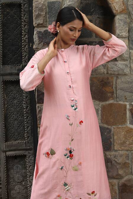 Desert Shine By Sulochana Jangir_Pink Chanderi Embroidery Round Neck Forest Kurta And Flared Pant Set_Online_at_Aza_Fashions