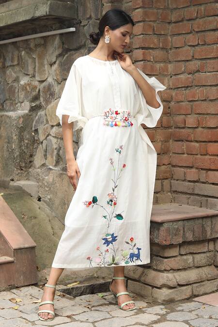 Buy_Desert Shine By Sulochana Jangir_White Chanderi Embroidery Round Neck Deer And Duck Kaftan_Online_at_Aza_Fashions