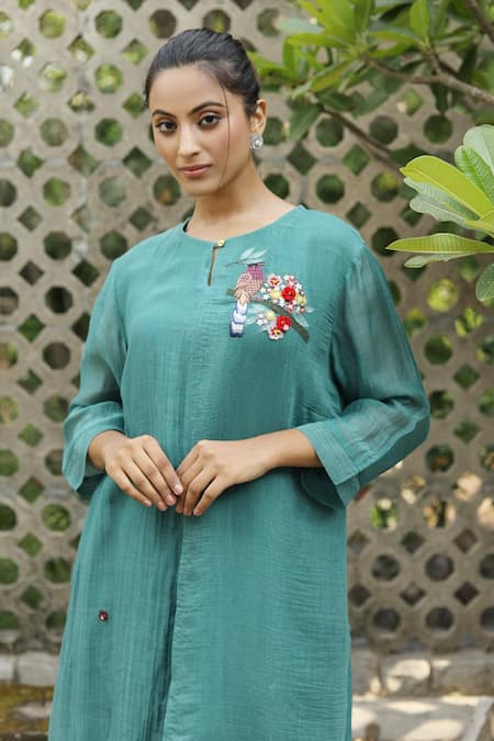 Shop_Desert Shine By Sulochana Jangir_Green Chanderi Embroidery, Patchwork Round Neck Kurta And Pant Set_Online_at_Aza_Fashions