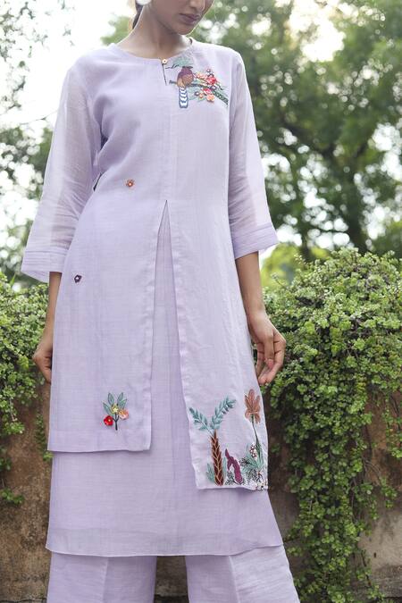 Desert Shine By Sulochana Jangir_Purple Chanderi Embroidery, Patchwork Round Neck Kurta And Pant Set_at_Aza_Fashions