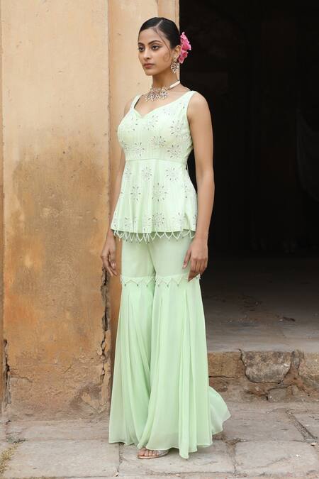 Nitisha Kashyap Official_Green Georgette, Silk Cut Work, Floral Embroidered Peplum Kurta And Gharara Set _Online_at_Aza_Fashions