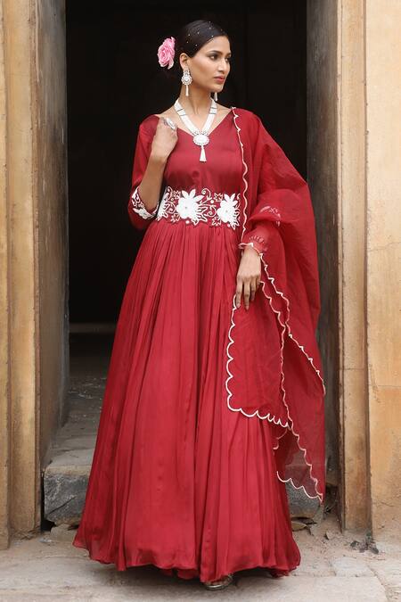 Buy_Nitisha Kashyap Official_Maroon Organza, Taffeta Mirrors, Beads, Zari, Floral Sleeve Anarkali Set _Online_at_Aza_Fashions