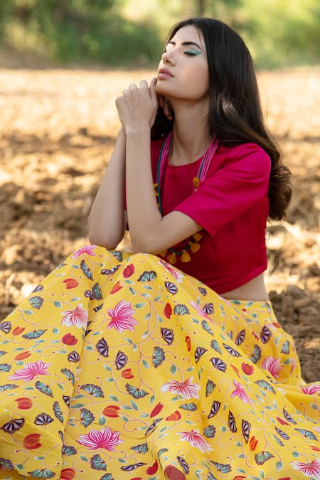 Buy_Rang Swati Vijaivargie_Yellow Linen Satin, Silk Chanderi Round Printed Lehenga Set _Online_at_Aza_Fashions