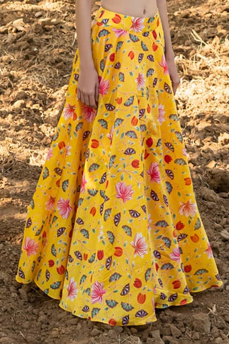 Shop_Rang Swati Vijaivargie_Yellow Linen Satin, Silk Chanderi Round Printed Lehenga Set _Online_at_Aza_Fashions
