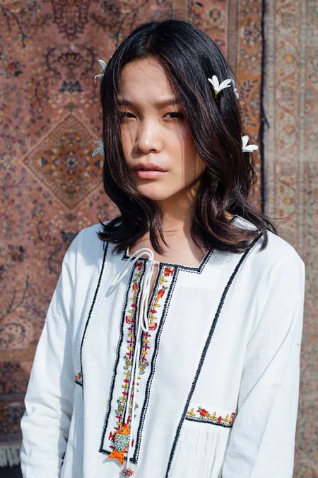 Buy Nikasha White Cotton Square Neck Embroidered Dress Online at Aza Fashions Buy_Nikasha_White Cotton Square Neck Embroidered Dress _Online_at_Aza_Fashions