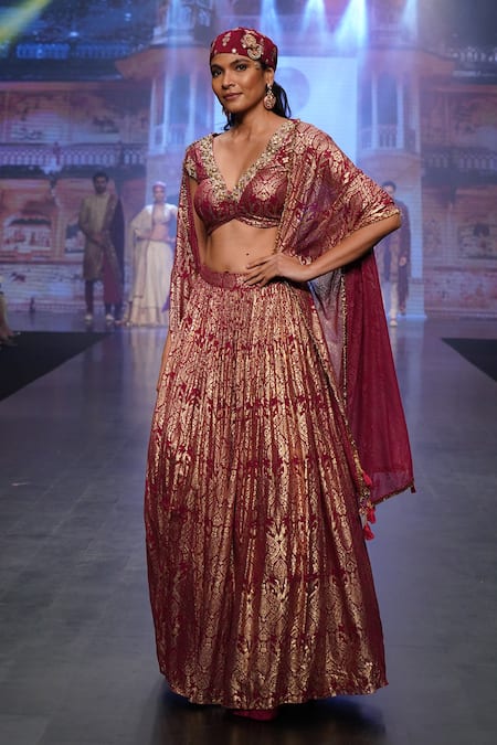 Buy_Soniya G_Maroon Pure Silk Blend Foil Print, Beads Embroidery V Neck Lehenga Set _Online_at_Aza_Fashions