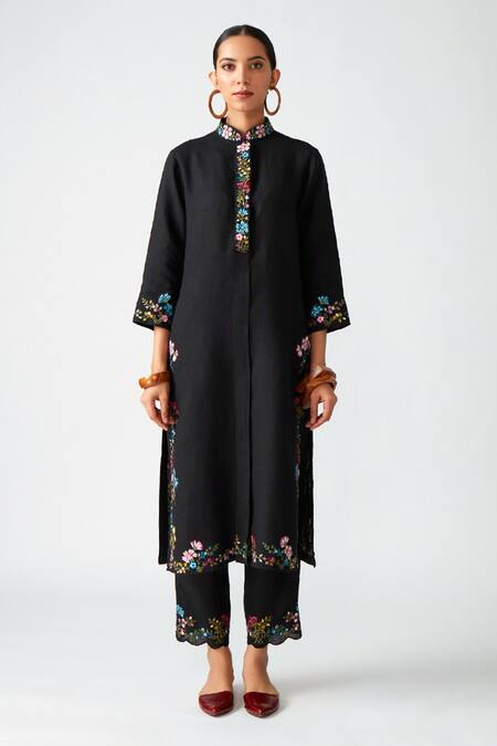 Payal Pratap Moarea Embroidered Kurta & Pant Set 