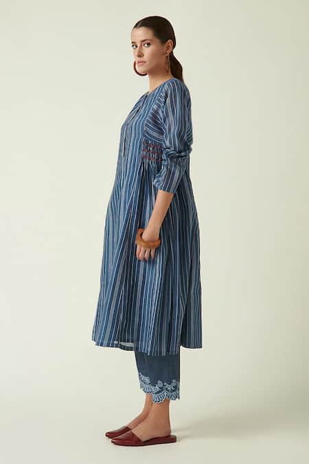 Payal Pratap_Blue Cotton Silk Handloom Round Dime Flared Kurta And Pant Set _Online_at_Aza_Fashions