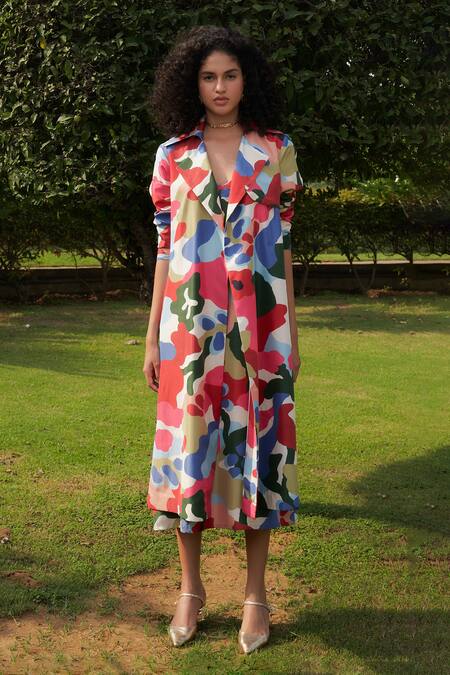 Buy_Ode To Odd_Multi Color Habutai Silk Printed Abstract Notched Lapel Collar Trench Coat_Online_at_Aza_Fashions