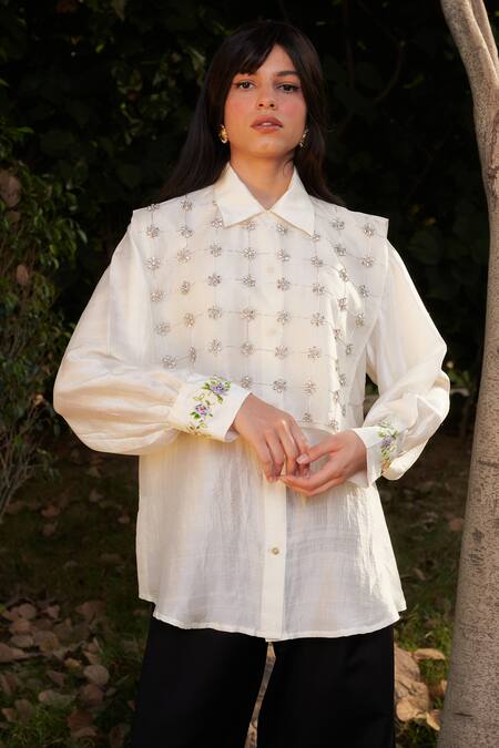Ode To Odd_White Silk Organza Embroidery Round Neck Checkered Aari Hand Bib_Online_at_Aza_Fashions