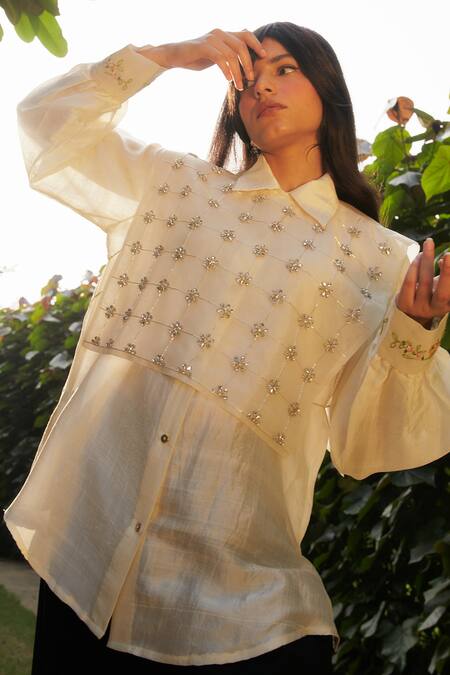 Buy_Ode To Odd_White Silk Organza Embroidery Round Neck Checkered Aari Hand Bib_Online_at_Aza_Fashions