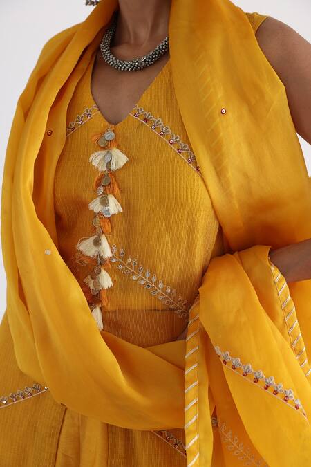 Buy_Smriti By Anju Agarwal_Yellow Bamboo, Chanderi, Satin, Muslin, Organza Ira Front Slit Kurta Sharara Set _Online_at_Aza_Fashions