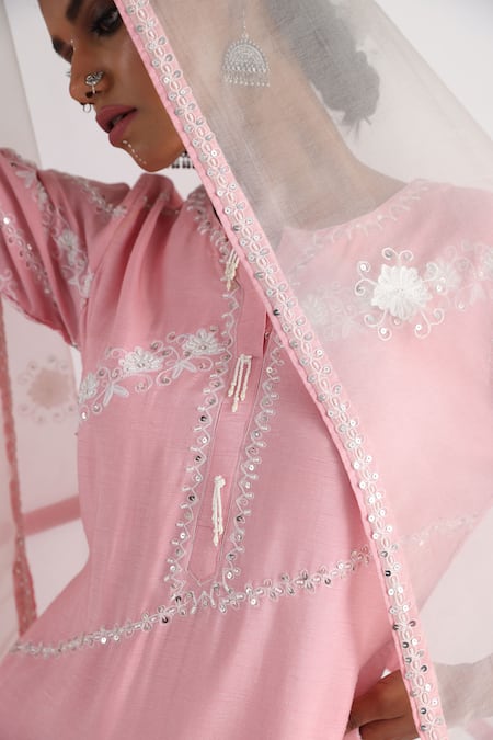 Smriti By Anju Agarwal_Pink Bamboo, Organza, Silk Tassels, Embroidery Split V-neck Nayab Kurta Set _Online_at_Aza_Fashions