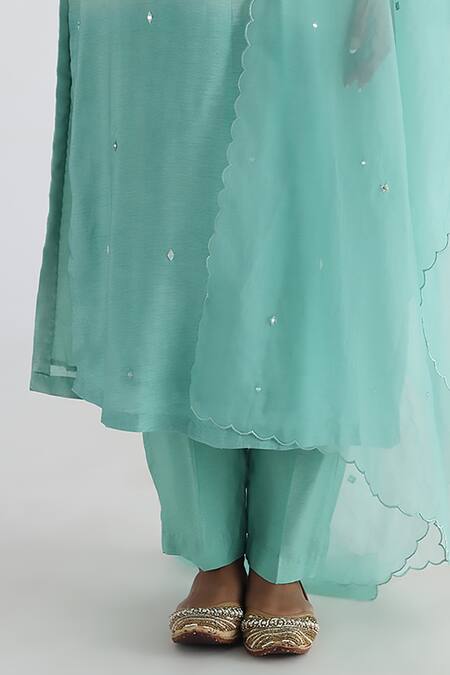 Smriti By Anju Agarwal_Green Silk, Organza, Bamboo Mirrors Round Neck Nadine Embroidered Kurta Set _Online_at_Aza_Fashions