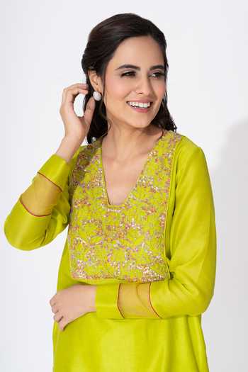 The Aarya Green Chanderi, Viscose, Organza Sequins, Beads, Embroidery V-neck Kurta Set at Aza Fashions The Aarya_Green Chanderi, Viscose, Organza Sequins, Beads, Embroidery V-neck Kurta Set _at_Aza_Fashions