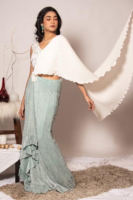 Buy_Vanshika Agarwal Label_White Bamboo, Taffeta, Silk Embroidery V-neck Ice Blue Pre-stitched Saree Set _Online_at_Aza_Fashions