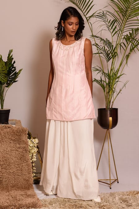 Vanshika Agarwal Label_Ivory Bamberg Silk, Art Crepe Pearls, Embroidered Tunic And Pleated Pant Set _Online_at_Aza_Fashions