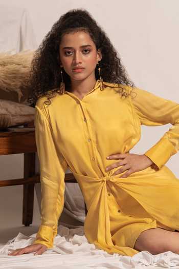 Buy_Vanshika Agarwal Label_Yellow Satin, Taffeta Collared Front Tie-up Midi Dress _Online_at_Aza_Fashions