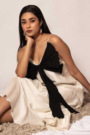 Vanshika Agarwal Label Black Bamberg Silk, Lining Taffeta, Yoyo Crepe Ella Front Bow Asymmetric Dress 3