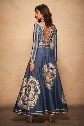 Gulabo By Abu Sandeep_Blue 100% Pure Chanderi Silk Gota Leaf Neck Stripe Pattern Blouse _Online_at_Aza_Fashions
