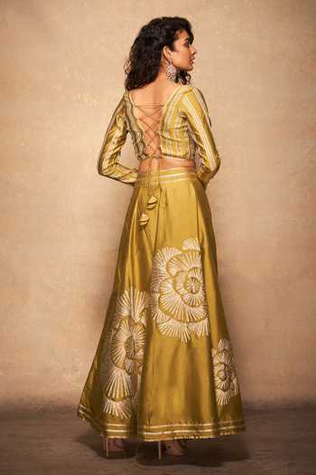 Gulabo By Abu Sandeep_Green 100% Pure Chanderi Silk Gota Leaf Neck Blouse _Online_at_Aza_Fashions