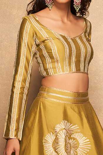 Buy_Gulabo By Abu Sandeep_Green 100% Pure Chanderi Silk Gota Leaf Neck Blouse _Online_at_Aza_Fashions