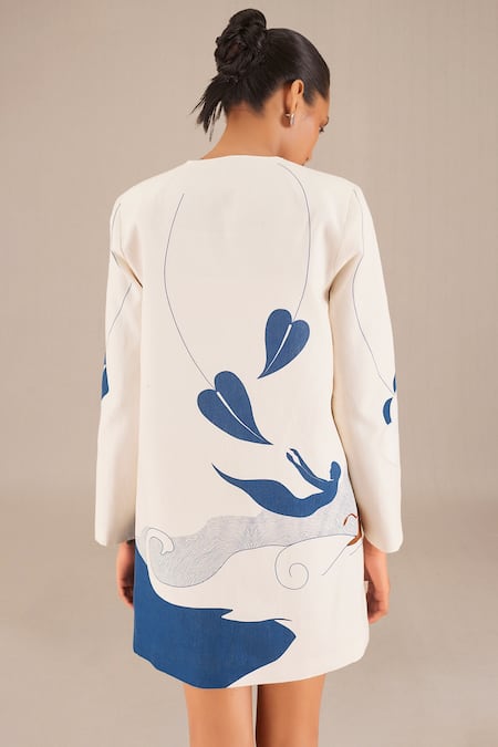 Buy_Ampm_Ivory Linen Embroidery Sweetheart Neck Contrast Leaf Print Jacket And Shorts Set_Online_at_Aza_Fashions