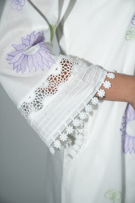 Buy_Jyoti Bansal_White Cotton Embroidery, Lace Round Neck Bloom Of Faith Applique Tunic_Online_at_Aza_Fashions