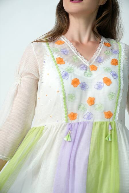 Jyoti Bansal_White Kota Doria Tassels, Lace V-neck Sweet Encounter Dress _Online_at_Aza_Fashions