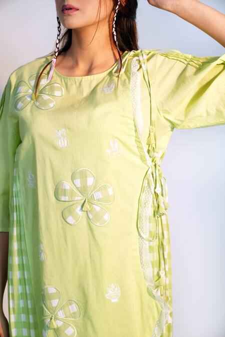 Jyoti Bansal_Green Cotton Embroidery Round Neck English Ivy Floral Applique Tunic _Online_at_Aza_Fashions