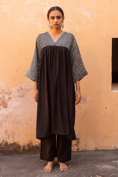 Avaasya Jaipur Black Cotton, Silk Gota Patti V-neck Anarkali And Pant Set Online at Aza Fashions Avaasya Jaipur_Black Cotton, Silk Gota Patti V-neck Anarkali And Pant Set _Online_at_Aza_Fashions