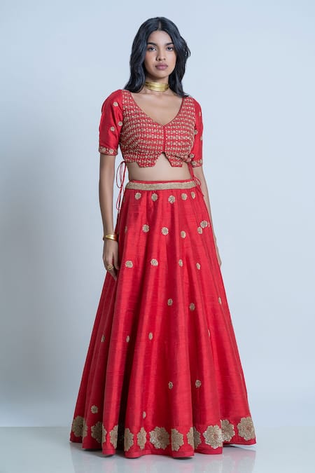 Buy Nautanky Red Silk, Organza Embroidery V-neck Raw Floral Bridal Lehenga Set Online at Aza Fashions Buy_Nautanky_Red Silk, Organza Embroidery V-neck Raw Floral Bridal Lehenga Set _Online_at_Aza_Fashions