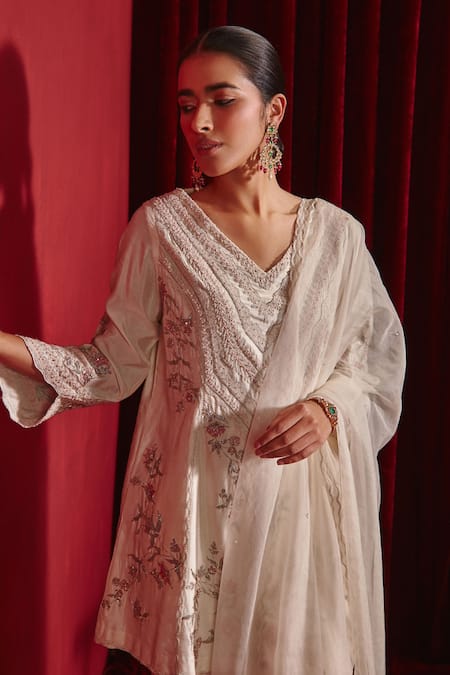 Ajiesh Oberoi Ivory Silk, Organza Embroidery V-neck Kavya Kurta Dhoti Pant Set Online at Aza Fashions Ajiesh Oberoi_Ivory Silk, Organza Embroidery V-neck Kavya Kurta Dhoti Pant Set _Online_at_Aza_Fashions
