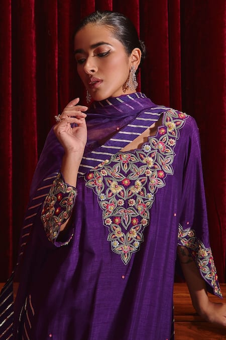 Ajiesh Oberoi_Purple Silk, Organza Embroidery Round Neck Riwaaz Floral Kurta Pant Set _Online_at_Aza_Fashions