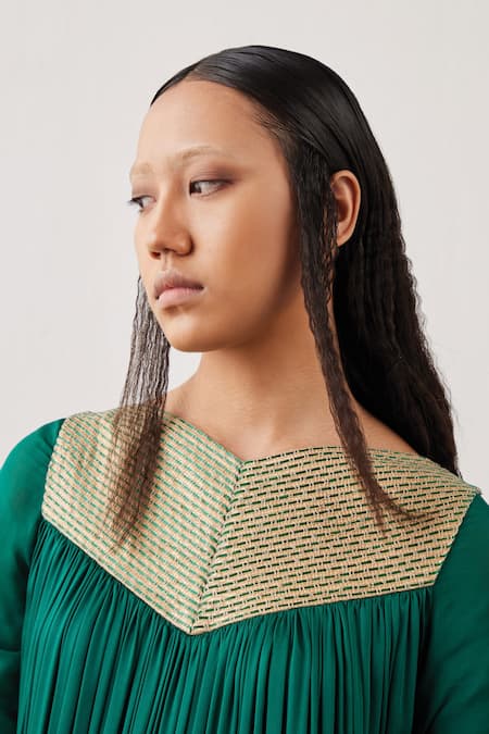 Buy_Akhl_Green Satin (66% Viscose 34% Modal)+ Silk-raffia Mesh (30% Pleated Flared Gown _Online_at_Aza_Fashions