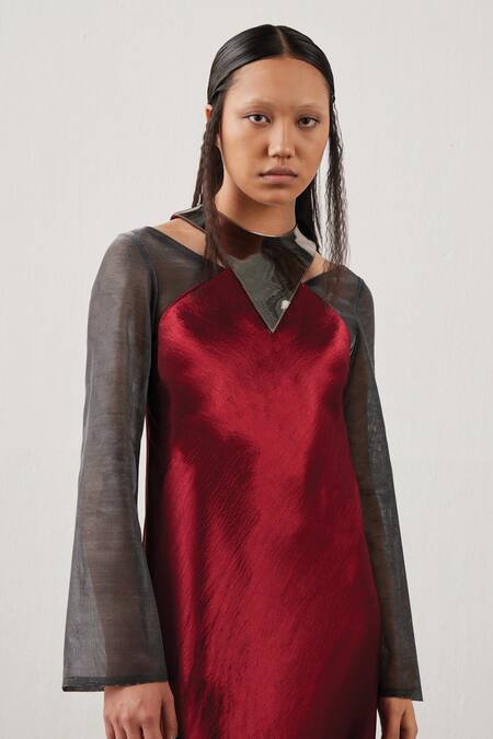 Buy_Akhl_Red Textured Satin (90% Polyester 10% Elastane)+ Triangular Yoke Gown _Online_at_Aza_Fashions