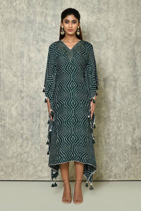 Naintara Bajaj_Green Habutai Printed Bandhej V Neck Patterned Kaftan_Online_at_Aza_Fashions