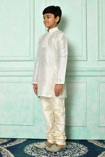 Buy_Petite Pomme_Off White Silk Embroidery Placket Kurta _Online_at_Aza_Fashions